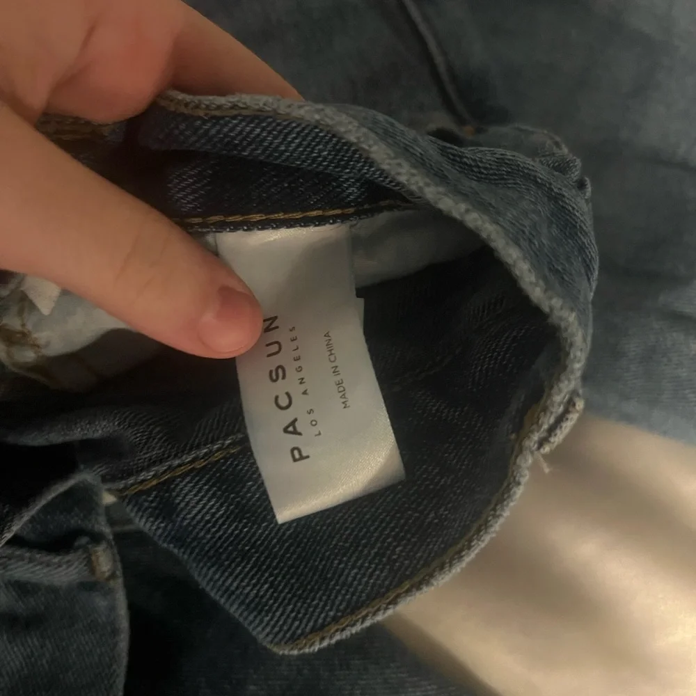 high rise boyfriend jean - Picture 3 of 4